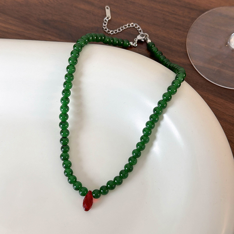 Vintage Green Beaded Necklace  - Vintage Fashion Look review and price
