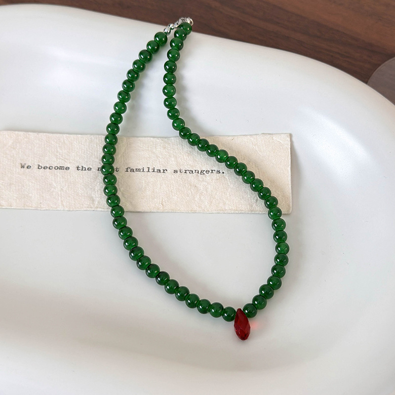 Vintage Green Beaded Necklace  - Vintage Fashion Look review and price