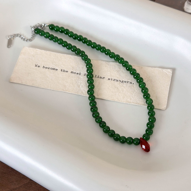 Vintage Green Beaded Necklace  - Vintage Fashion Look review and price