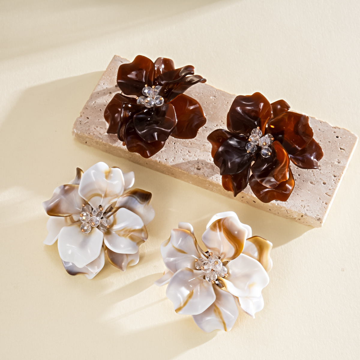 Large Vintage Resin Flower Stu - Vintage Fashion Center review and price